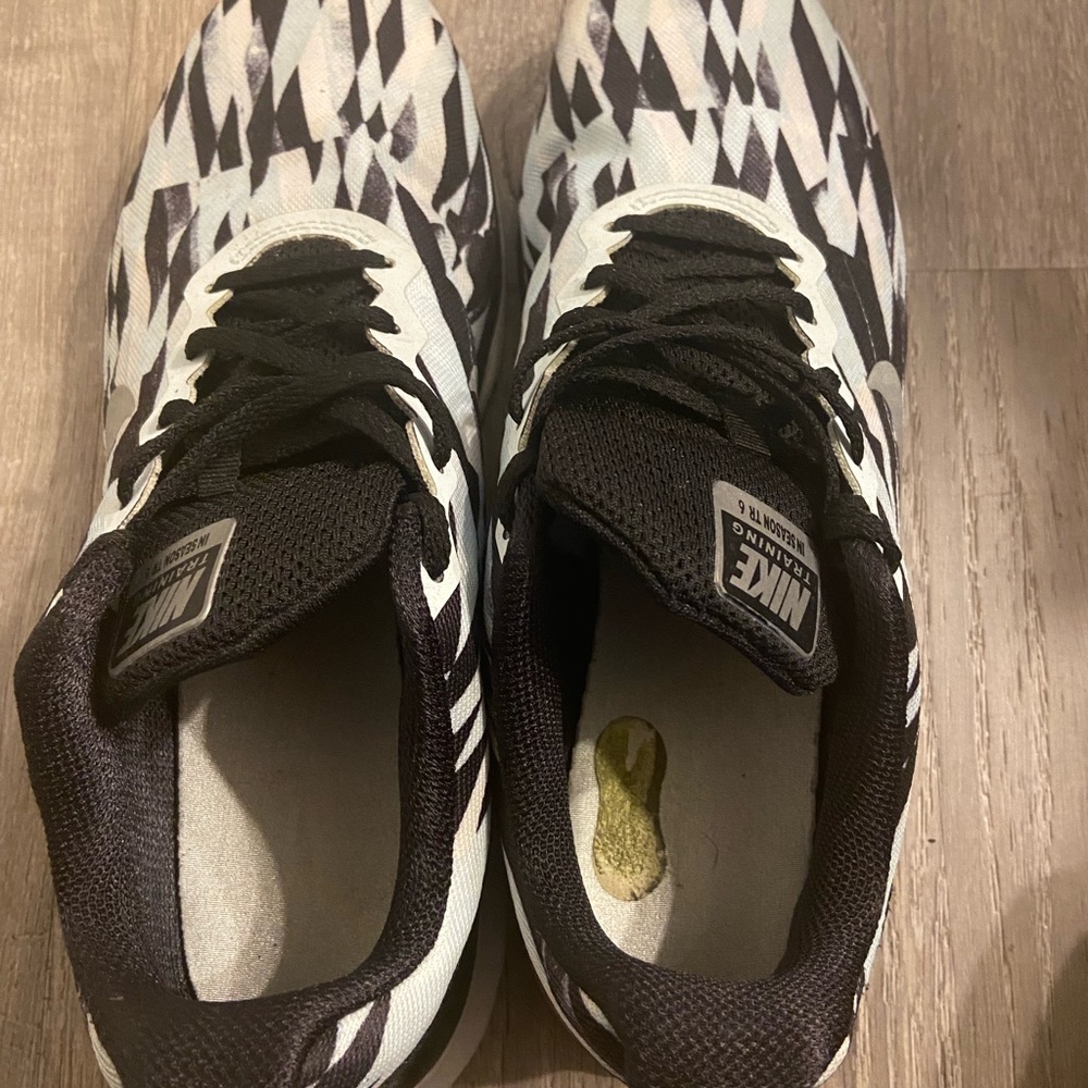 Nike Black and White Athletic Shoes